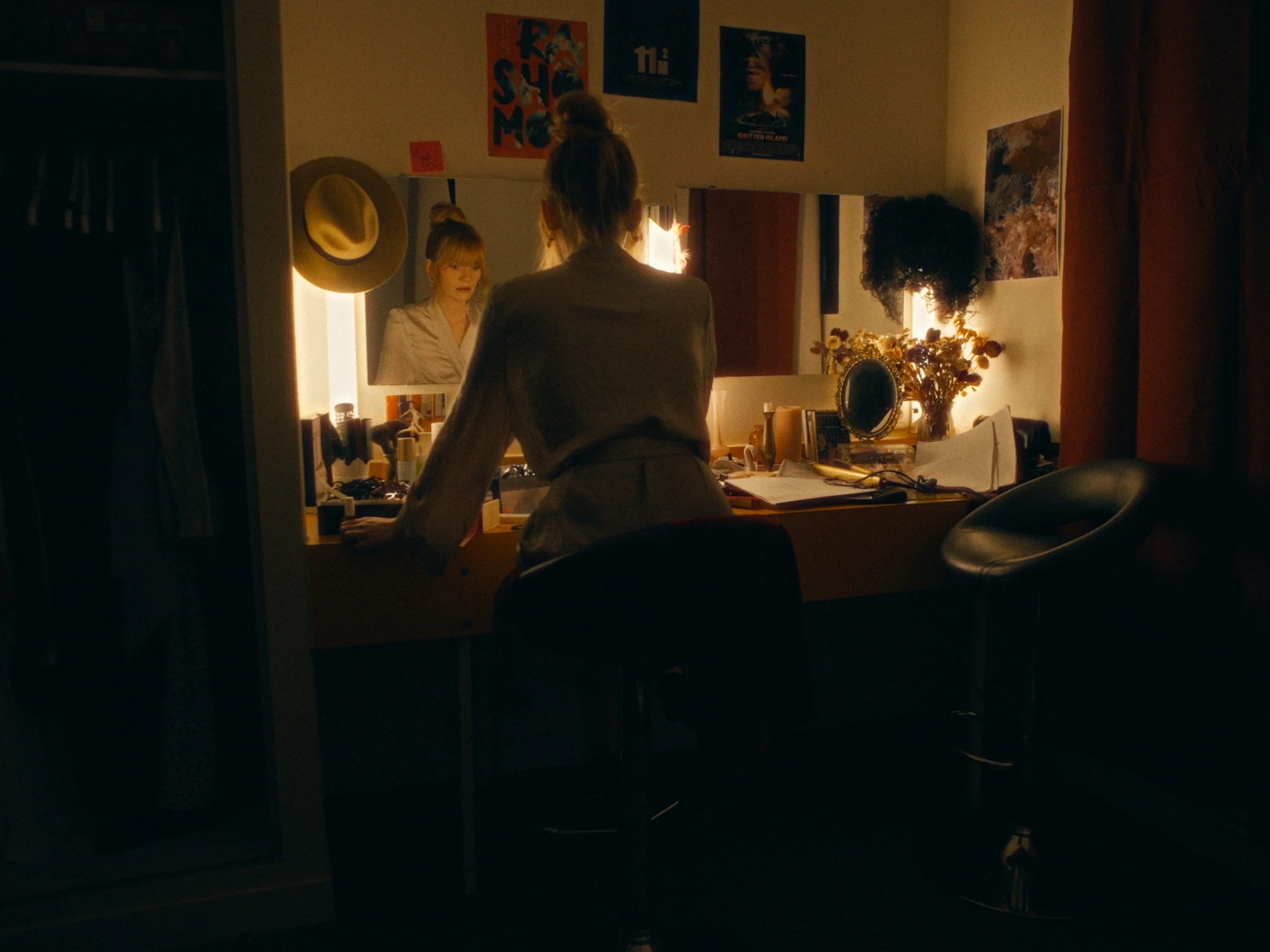 Échos — photogramme, la loge.
