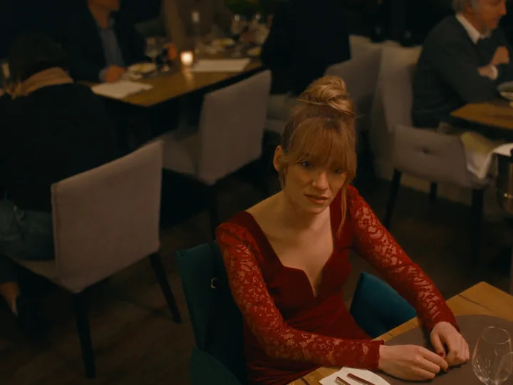 Échos — photogramme, le restaurant.