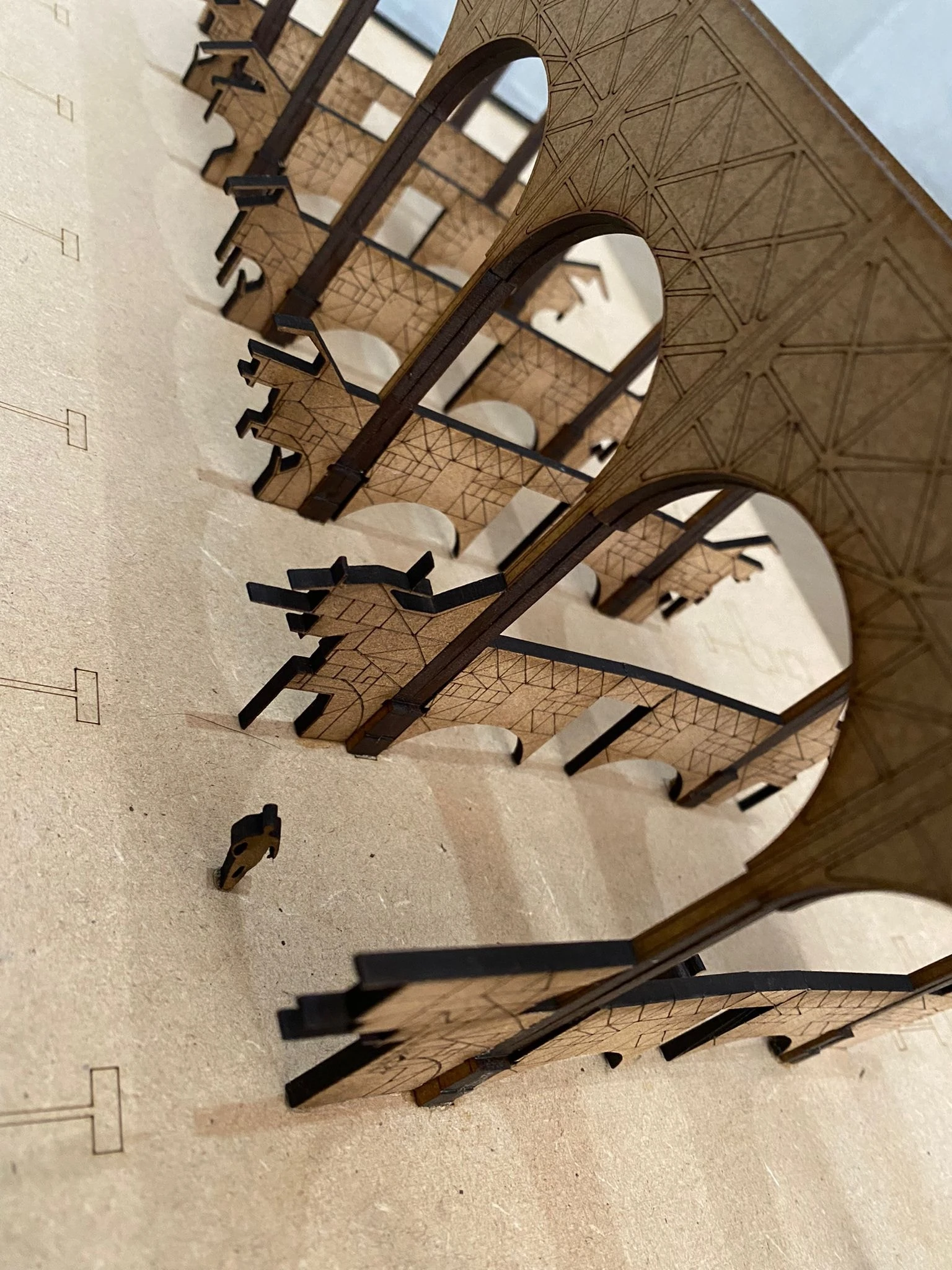 Maquette physique, détail de la résille bois en spirale.